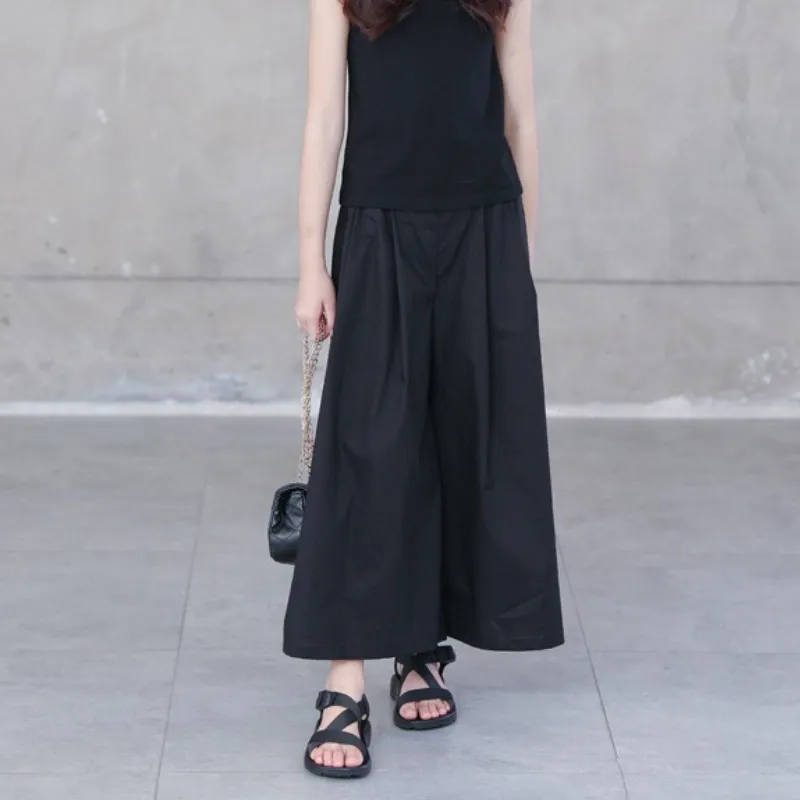 纯色背心/ 九分裙裤 Sleeveless Top/ Culottes in Black