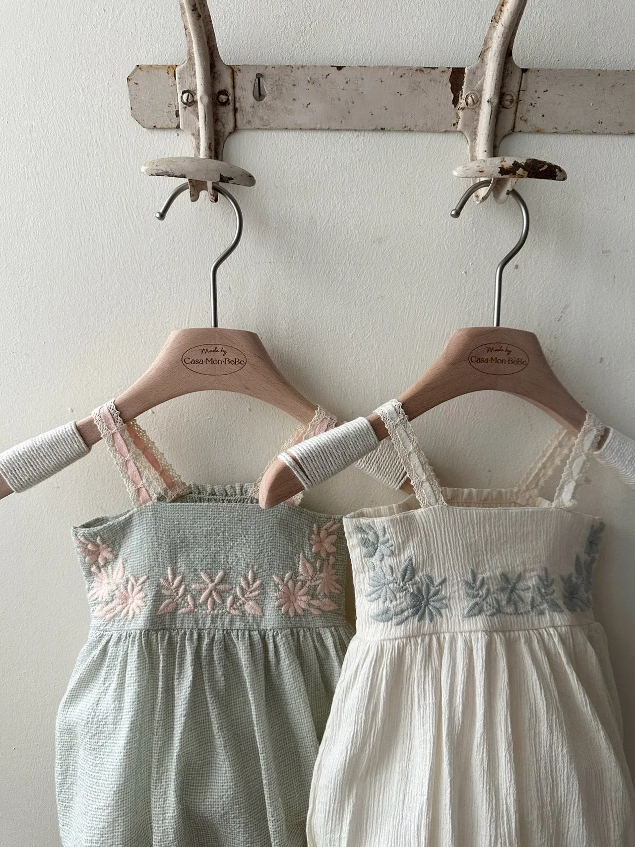 Aria Embroidery Romper _Cream