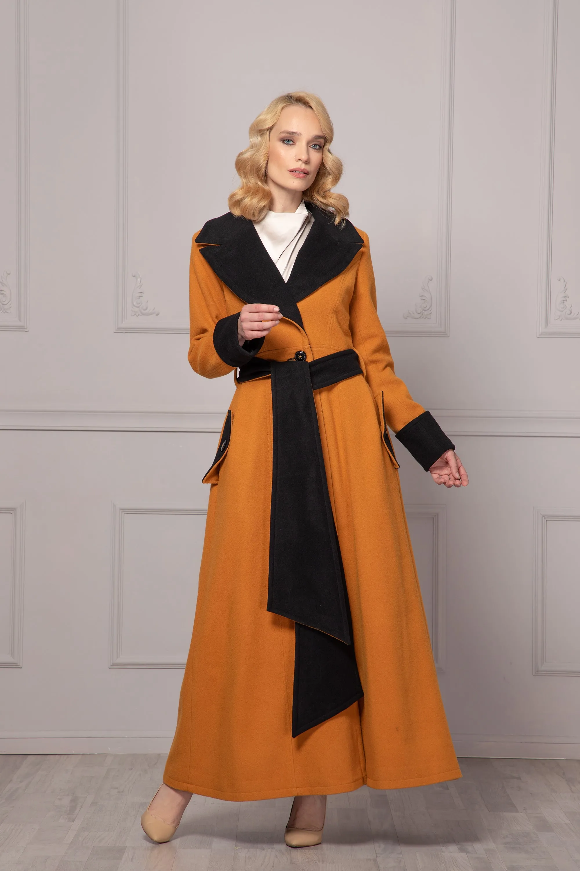 FLATTERING BELTED COAT