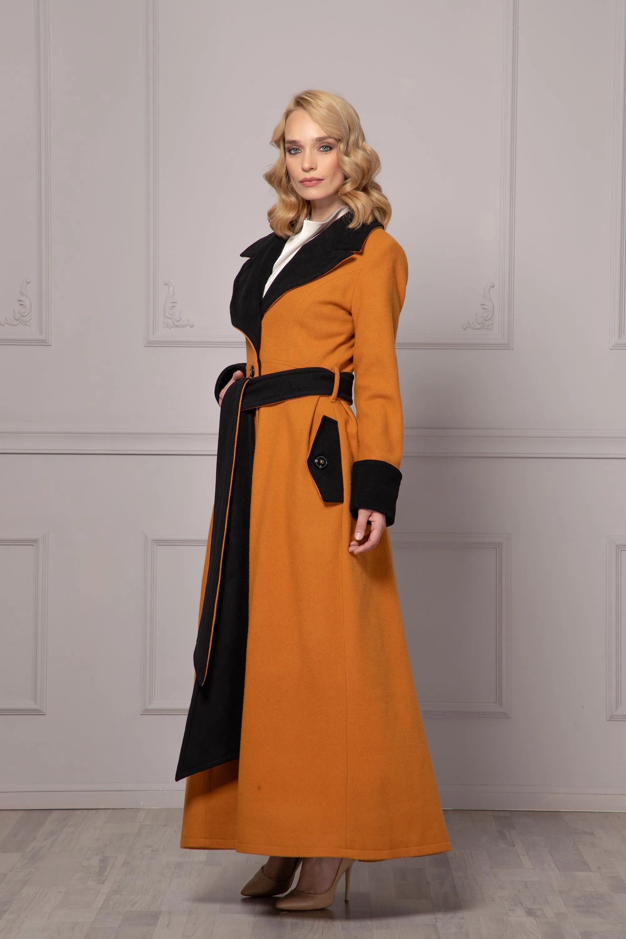 FLATTERING BELTED COAT