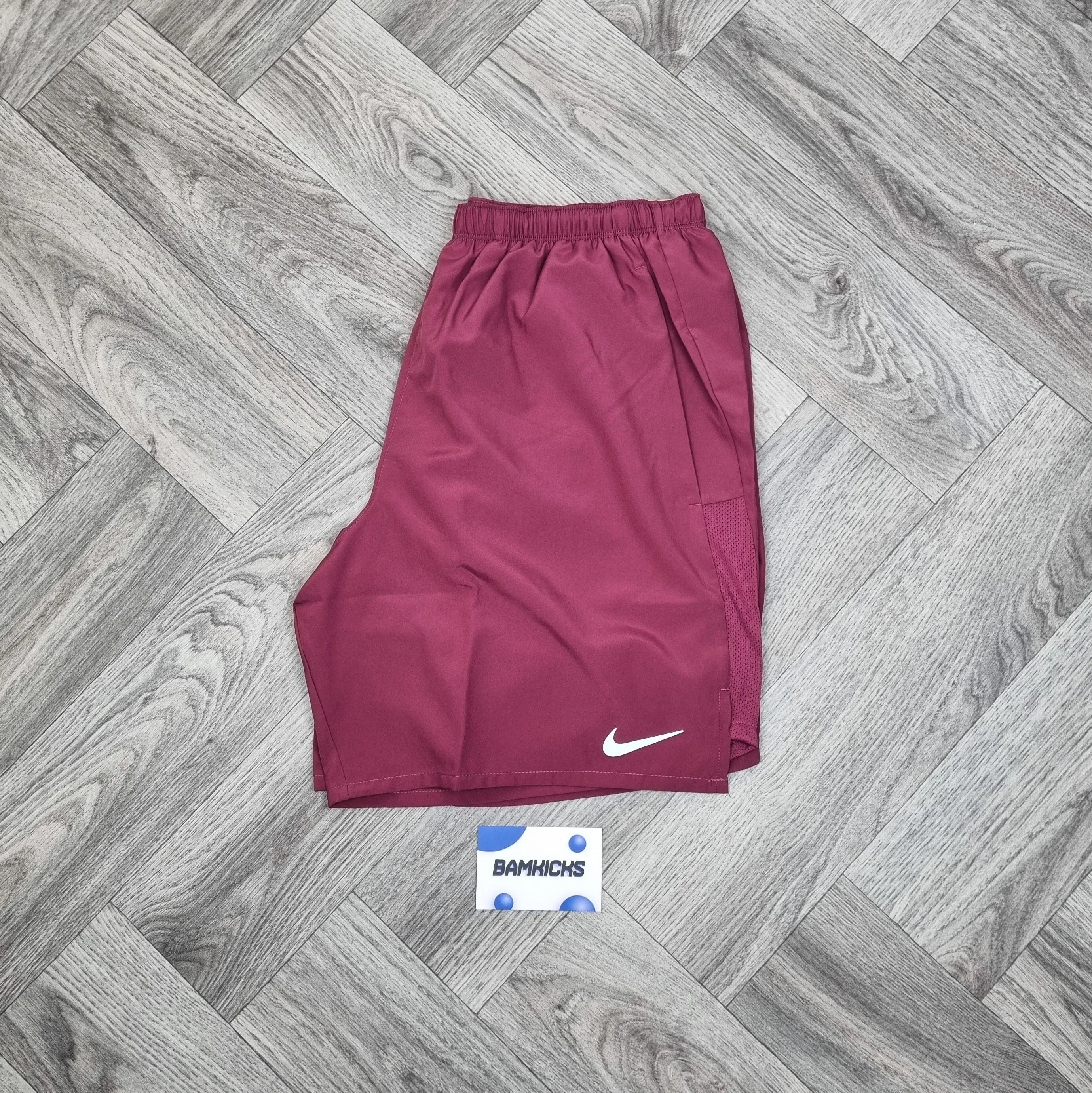 Nike Essentials Windrunner & Flex Stride Shorts Rose Set