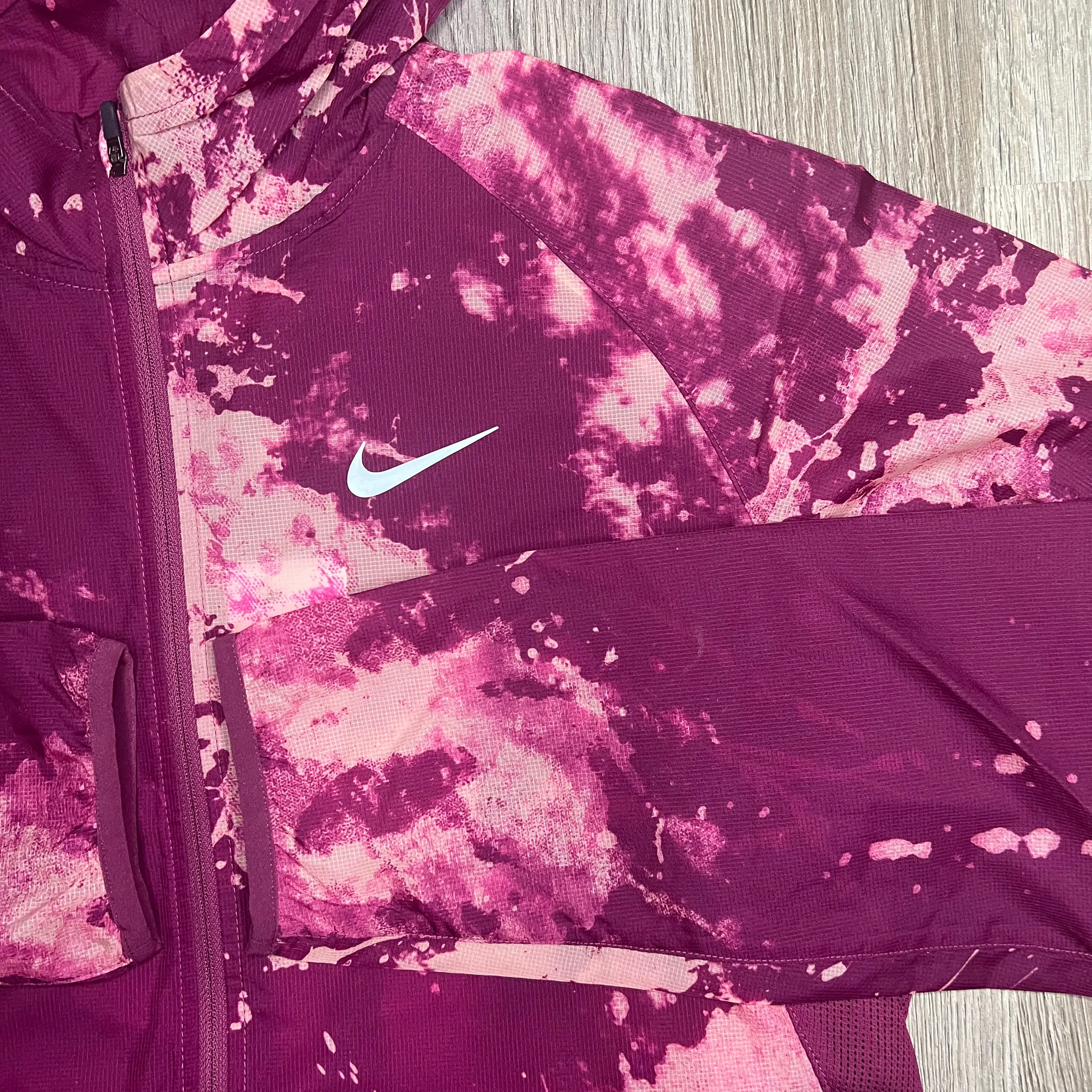 Nike Repel Splash Windrunner Rosewood