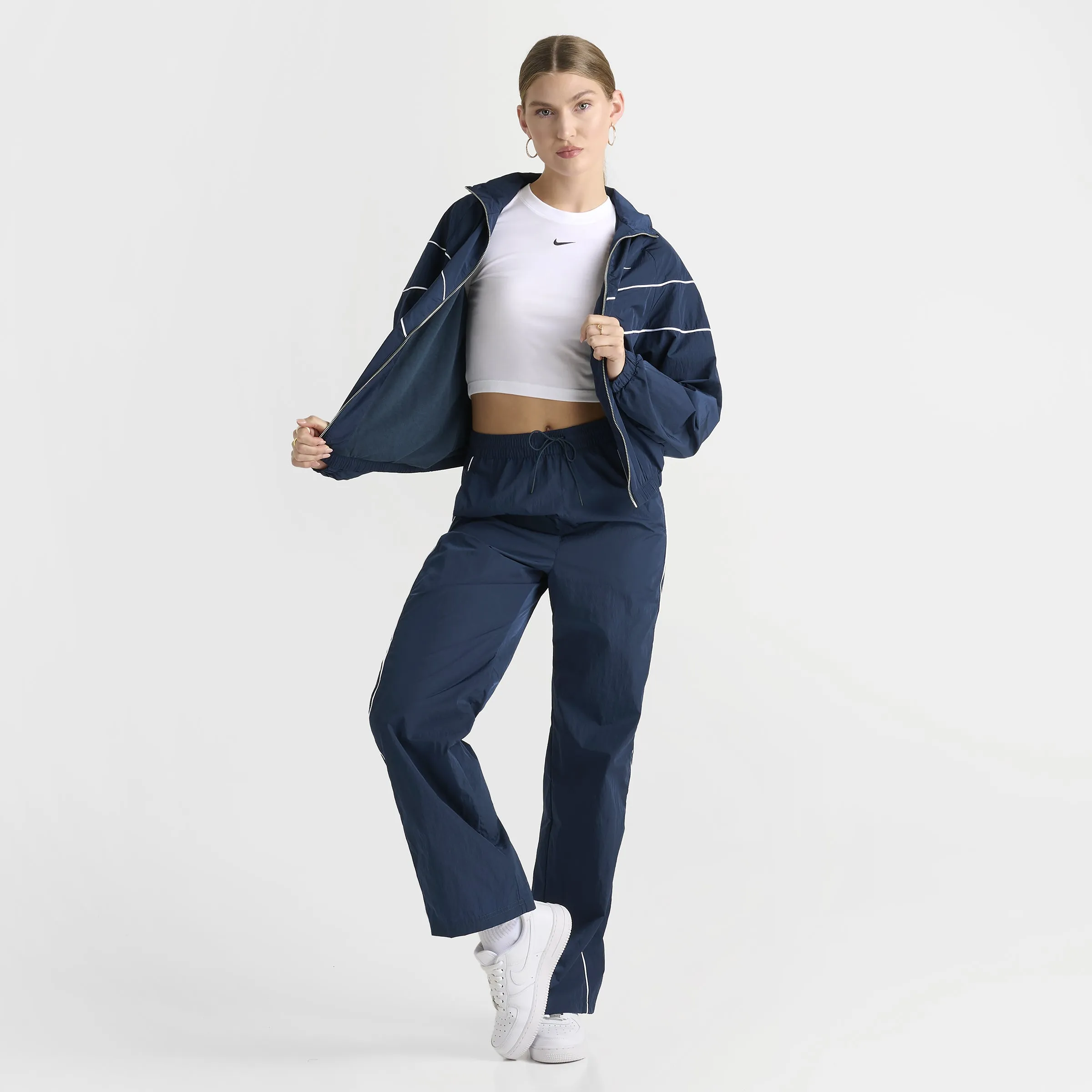 Nike Women's Windrunner UV Protection Woven Full-Zip Jacket Armory Navy / White