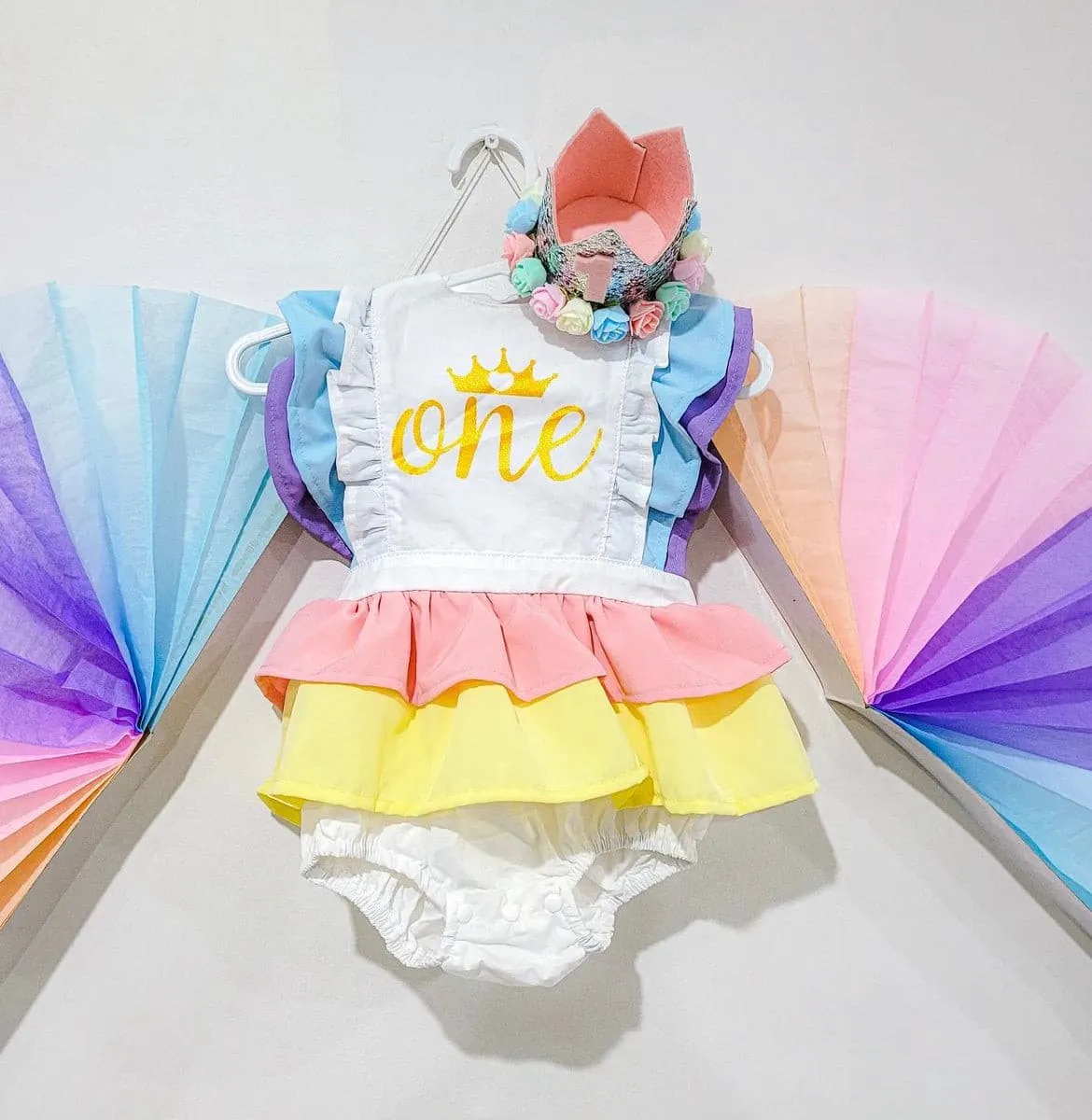 White baby girl romper for photo, Simple Smash cake outfit girl photoshoot, Cotton ruffle romper first birthday , rainbow first birthday